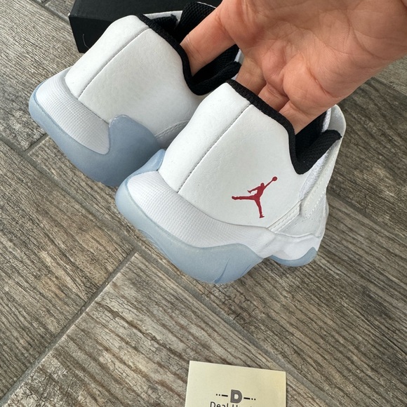 Brand New Air Jordan 11 CMFT Low Kids sneakers - Picture 4 of 8
